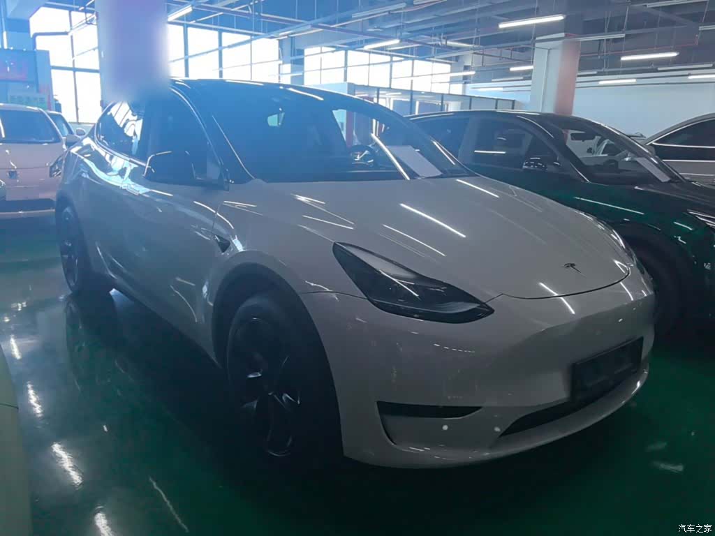 Tesla Model Y, 2023 4