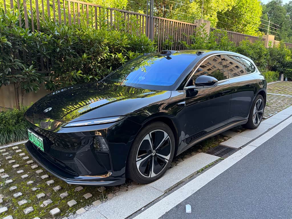 NIO ET5T