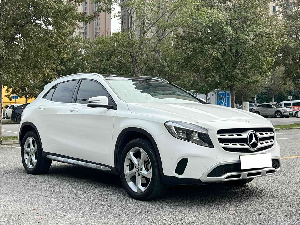 Mercedes-Benz GLA