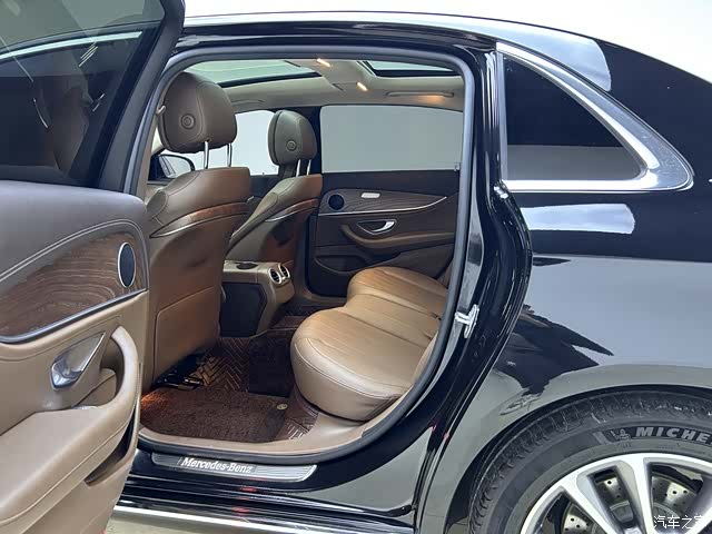 Mercedes-Benz E-Class, 2019 13