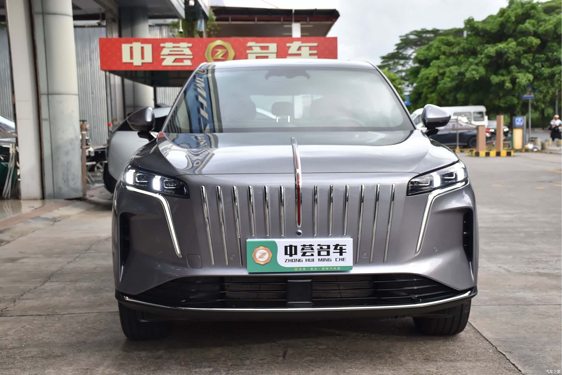 Hongqi HS6