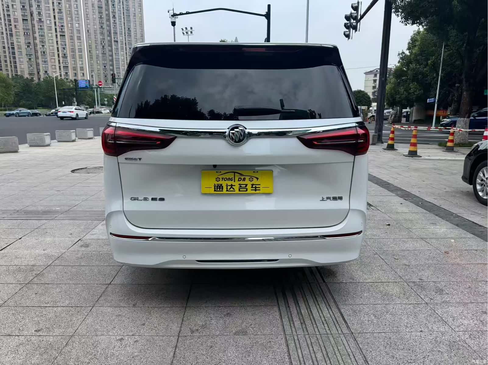 Buick GL8, 2022 9