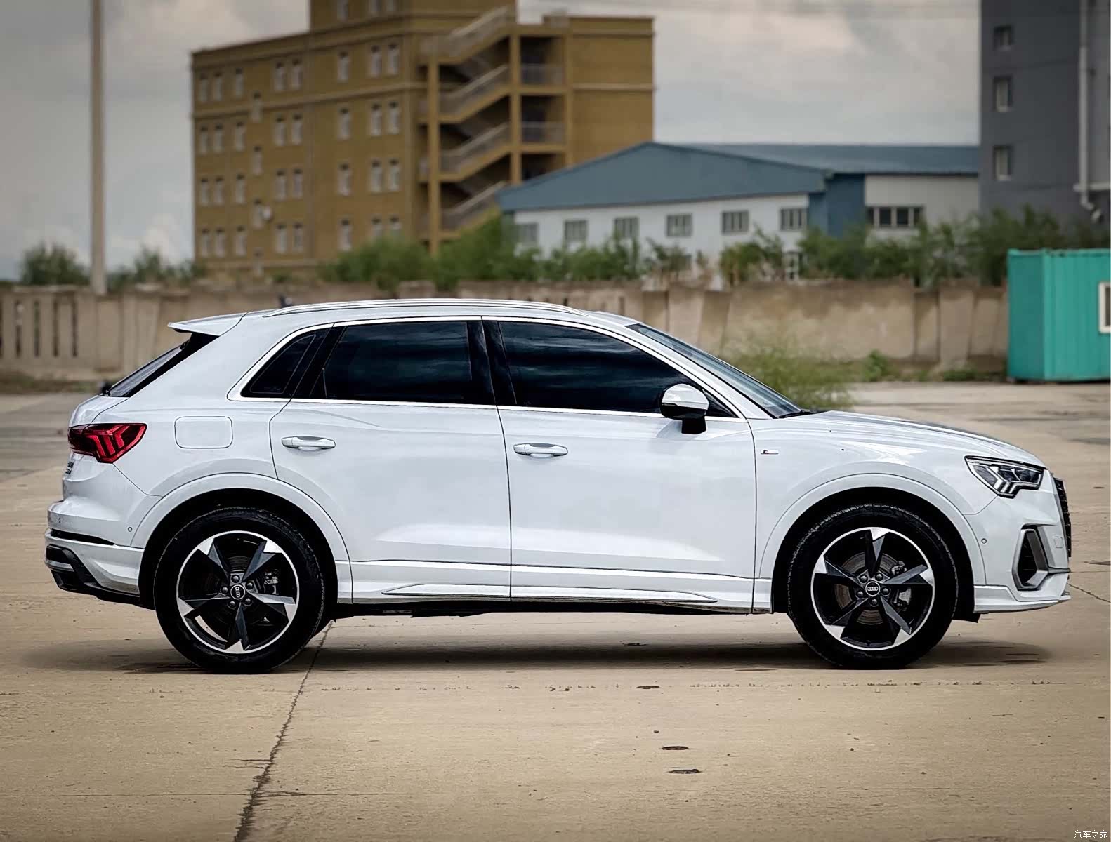 Audi Q3, 2023 8