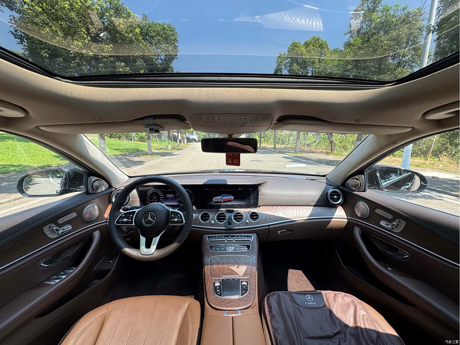 Mercedes-Benz E-Class, 2019 12