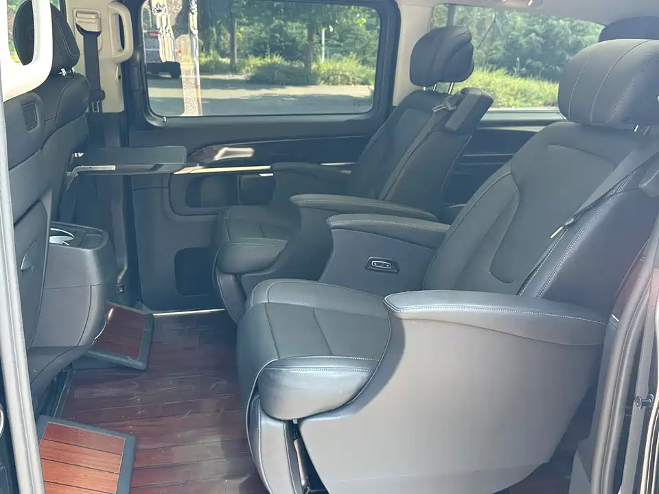 Mercedes-Benz V-class