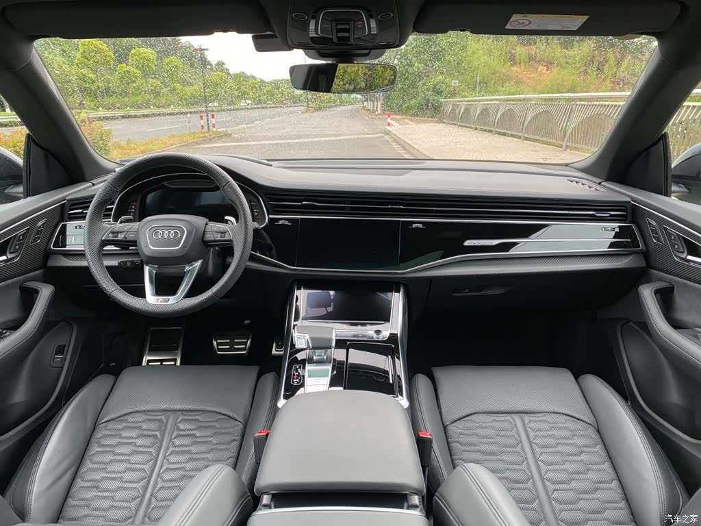 Audi Q8, 2025 6