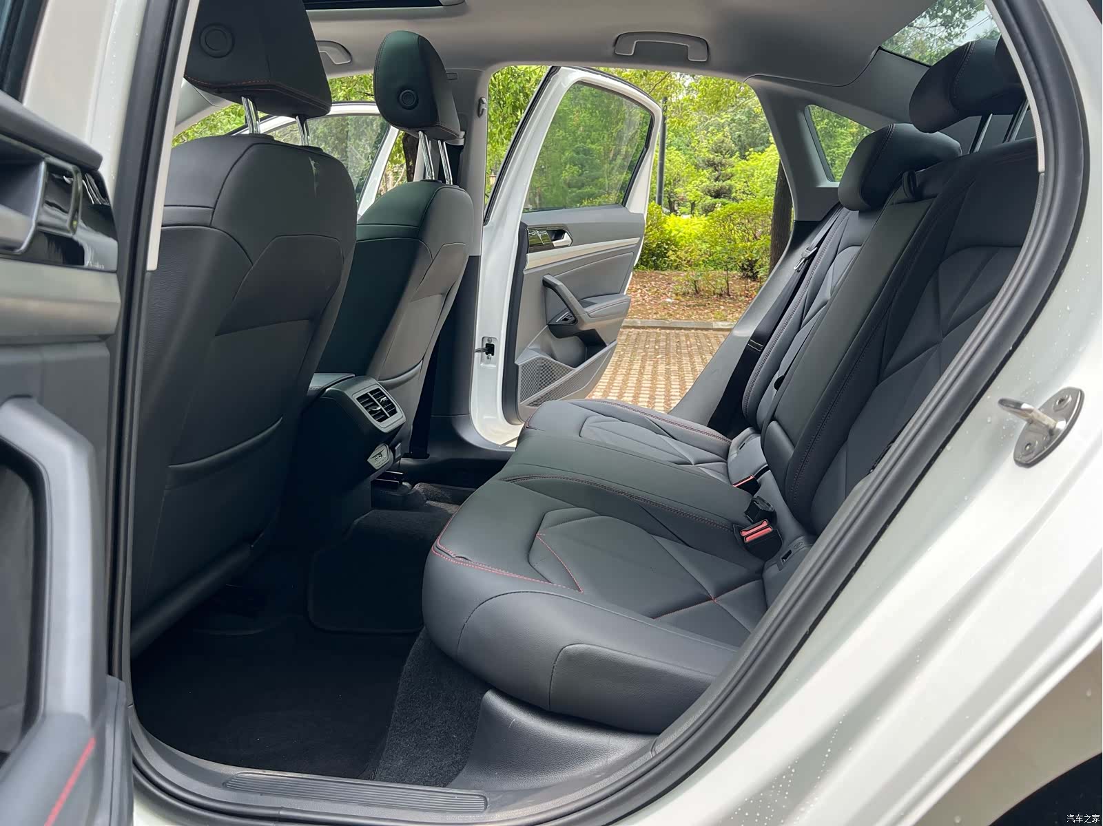 Volkswagen Lavida, 2025 6
