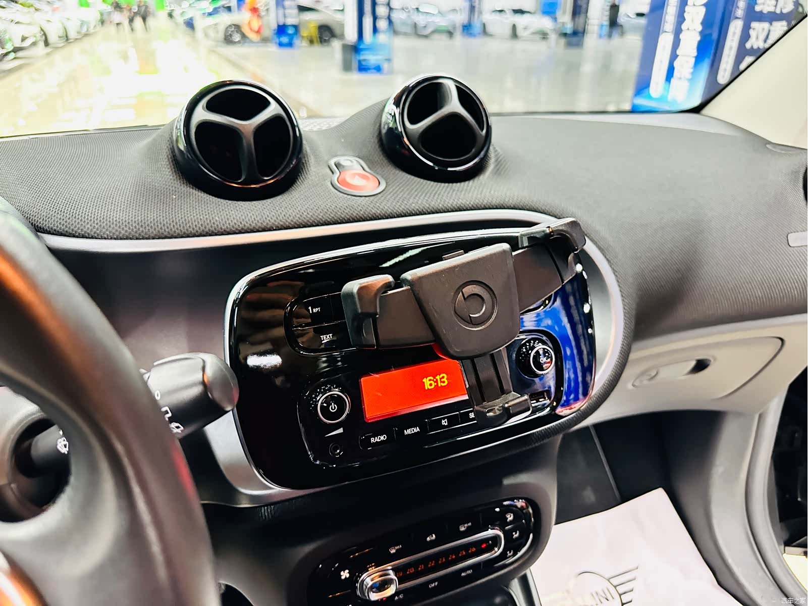 Smart Fortwo, 2018 35