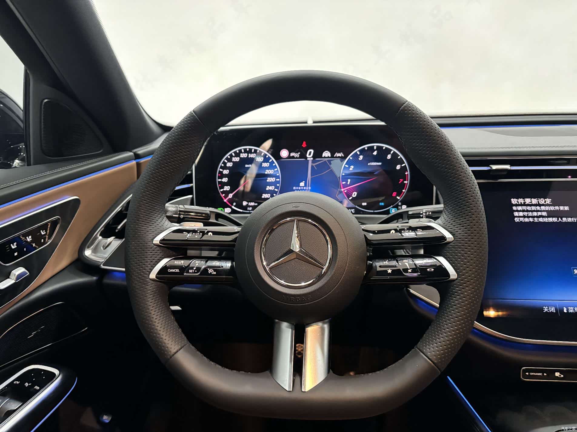 Mercedes-Benz E-Class, 2025 17