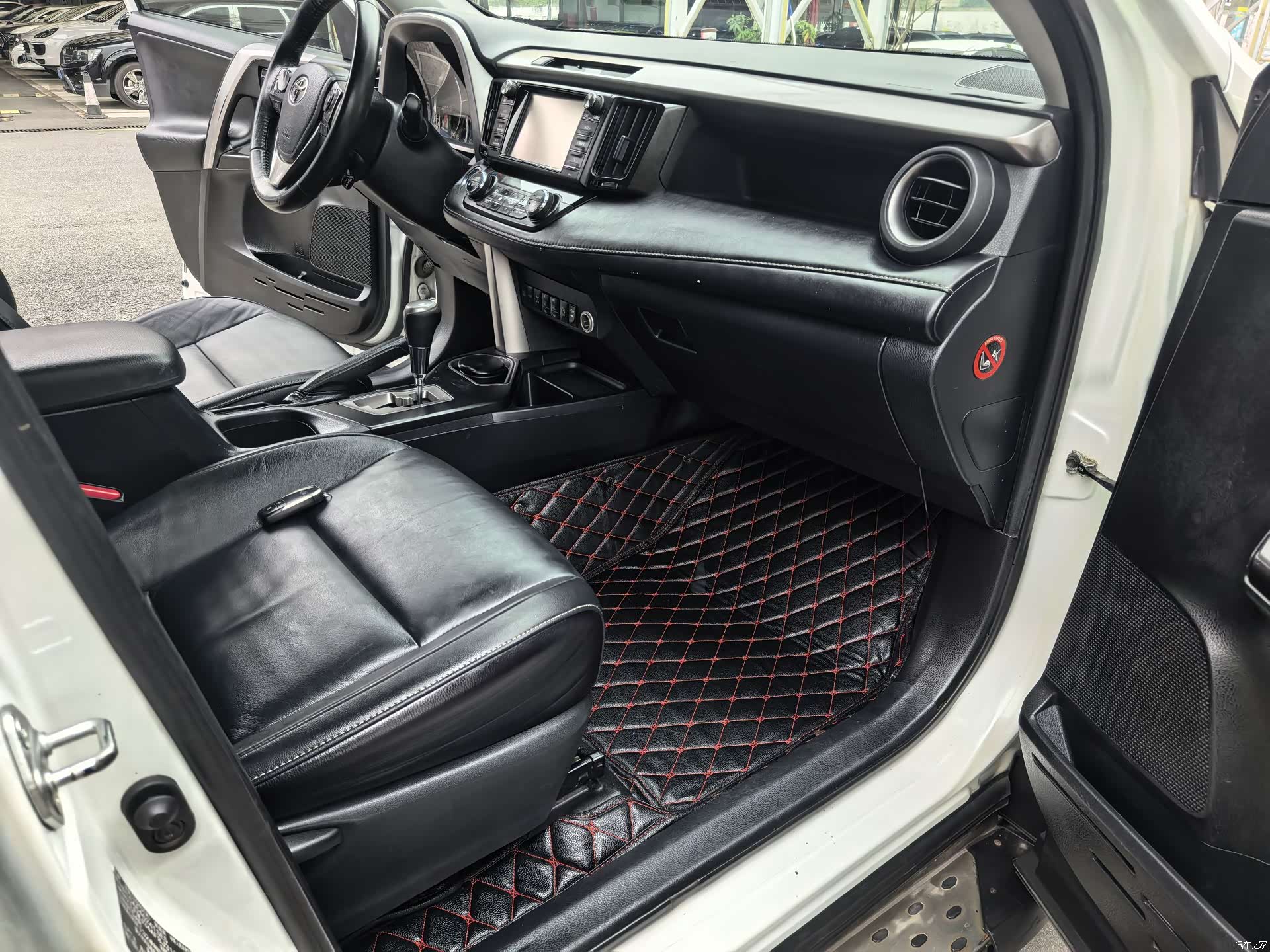 Toyota RAV4, 2018 11
