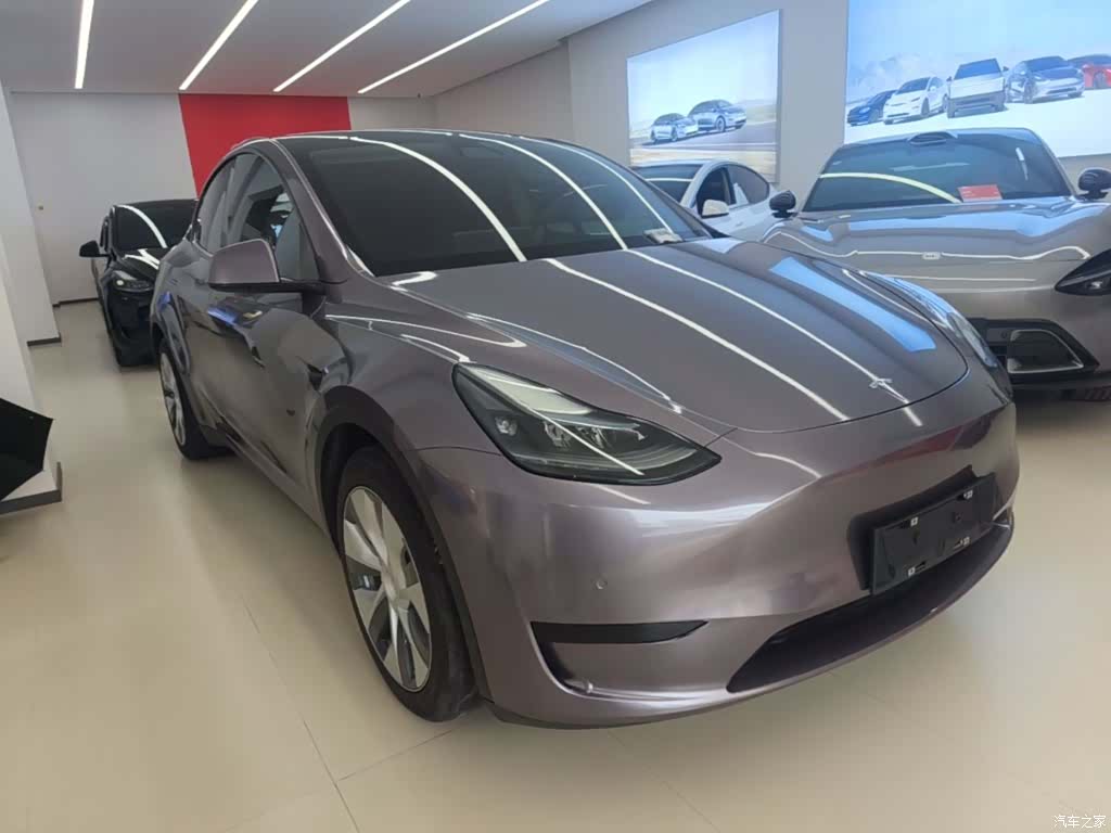 Tesla Model Y, 2022 4