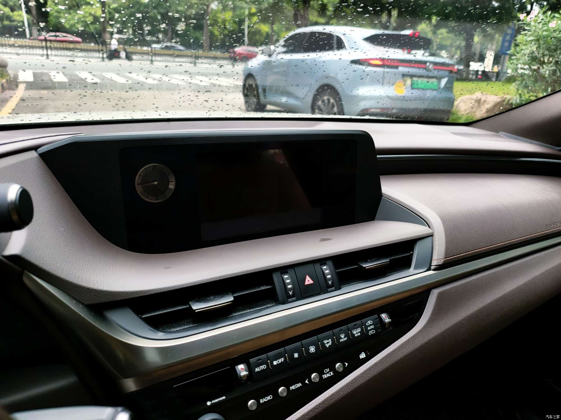 Lexus ES, 2019 19