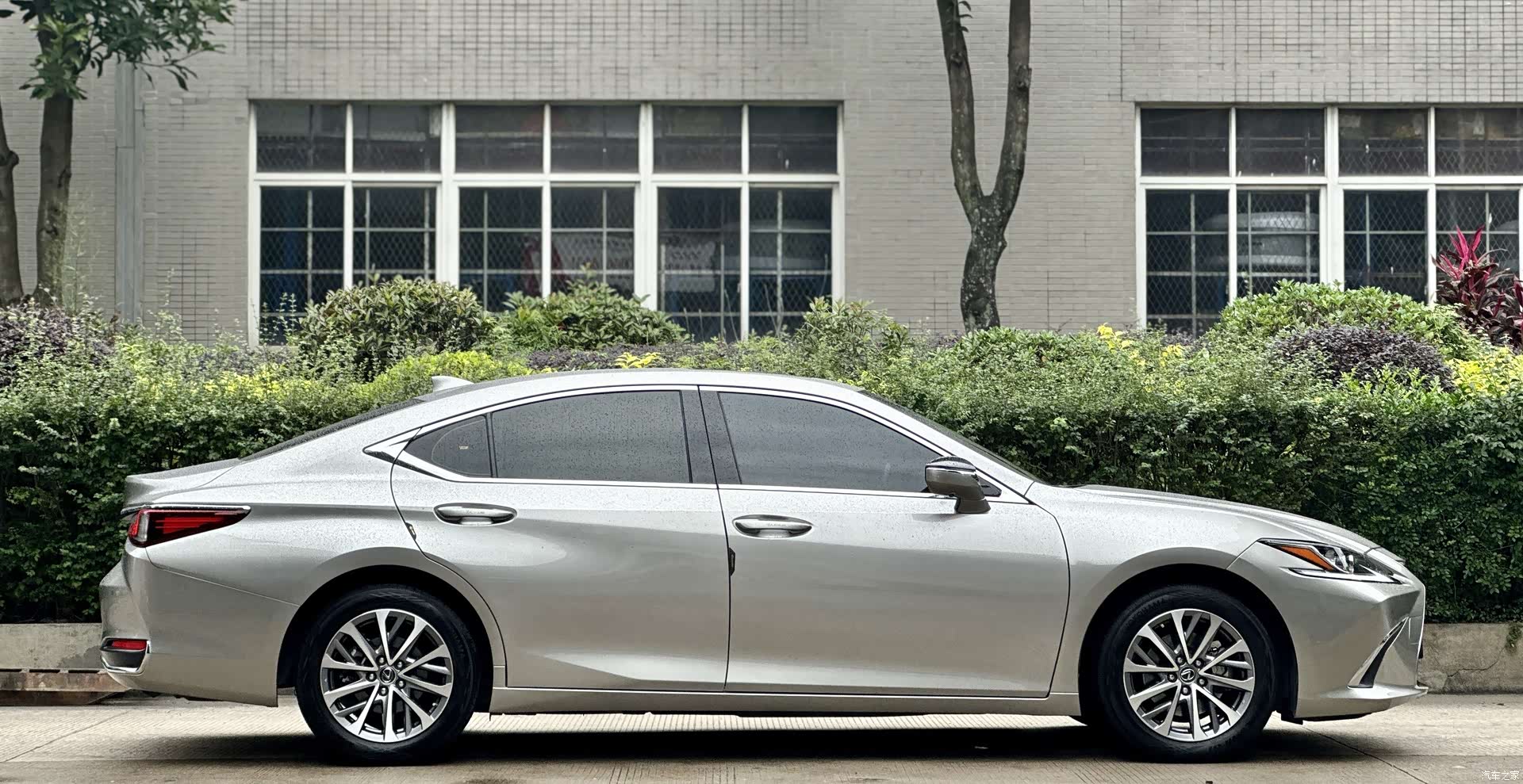 Lexus ES, 2022 8