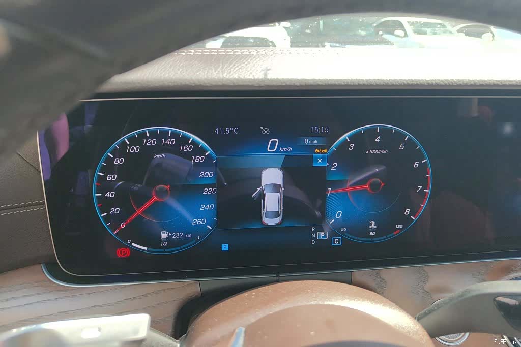 Mercedes-Benz E-Class, 2023 14