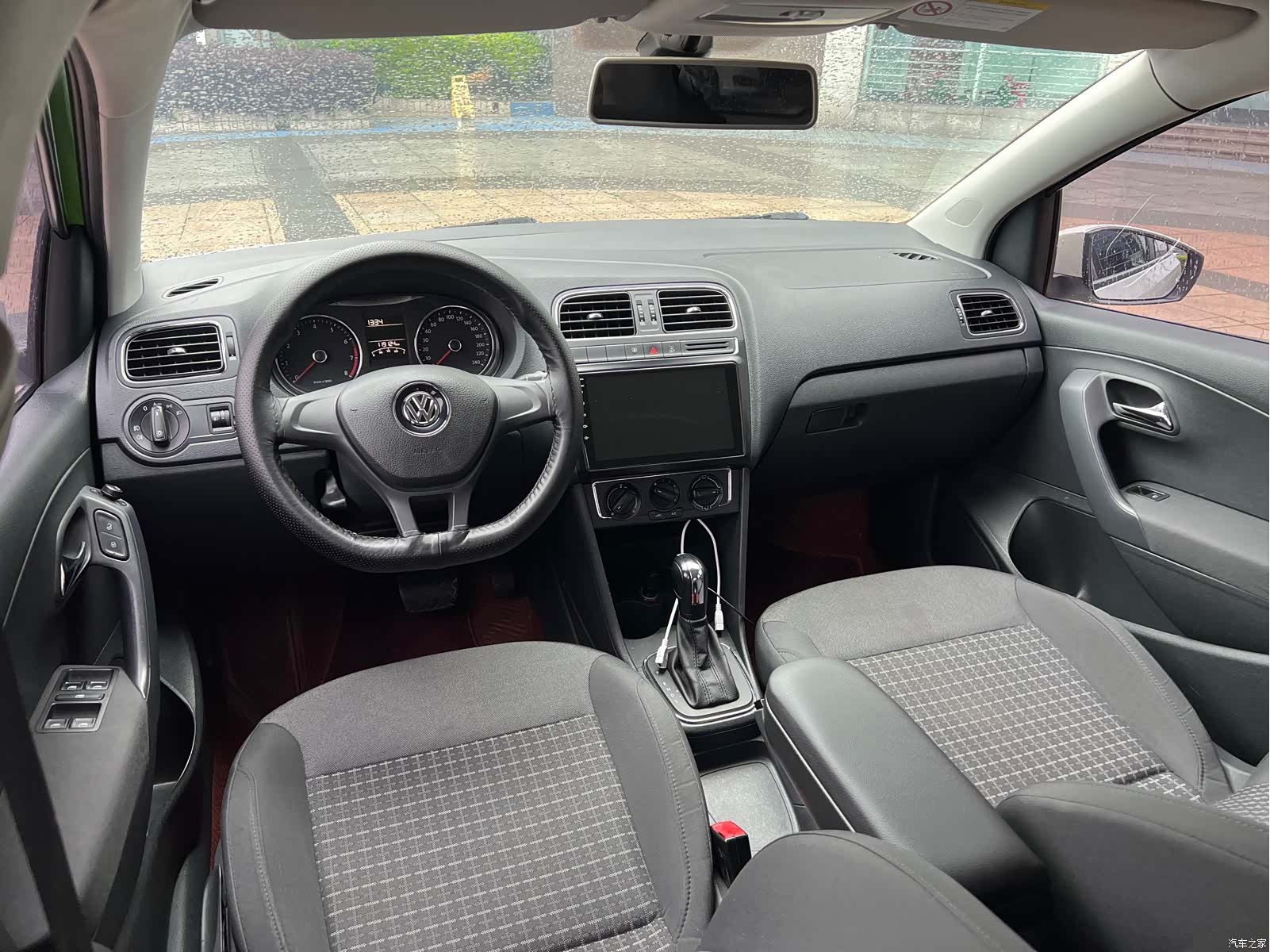 Volkswagen Polo, 2015 11