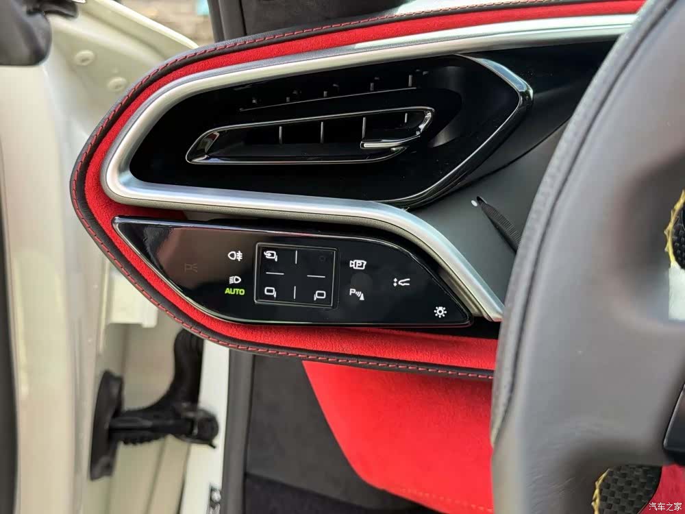 Ferrari 296, 2024 6