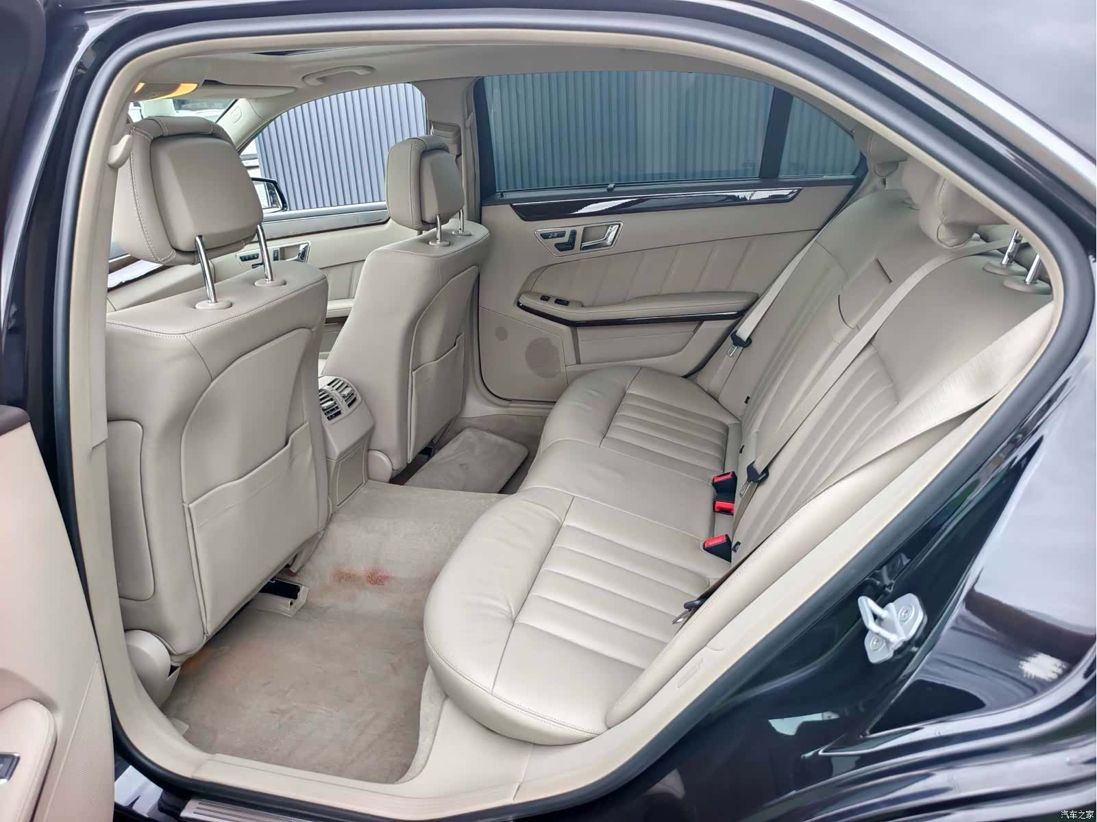 Mercedes-Benz E-Class, 2011 11