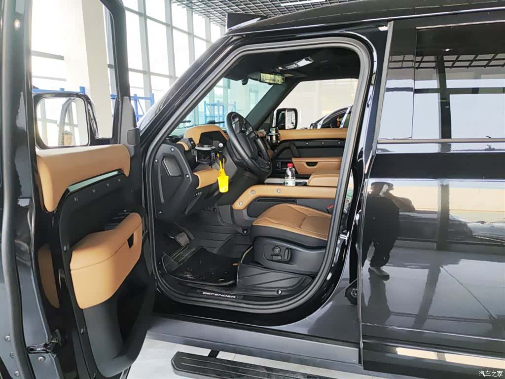 Land Rover Defender, 2025 3