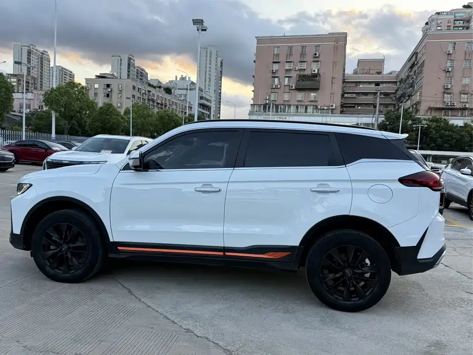Geely Atlas