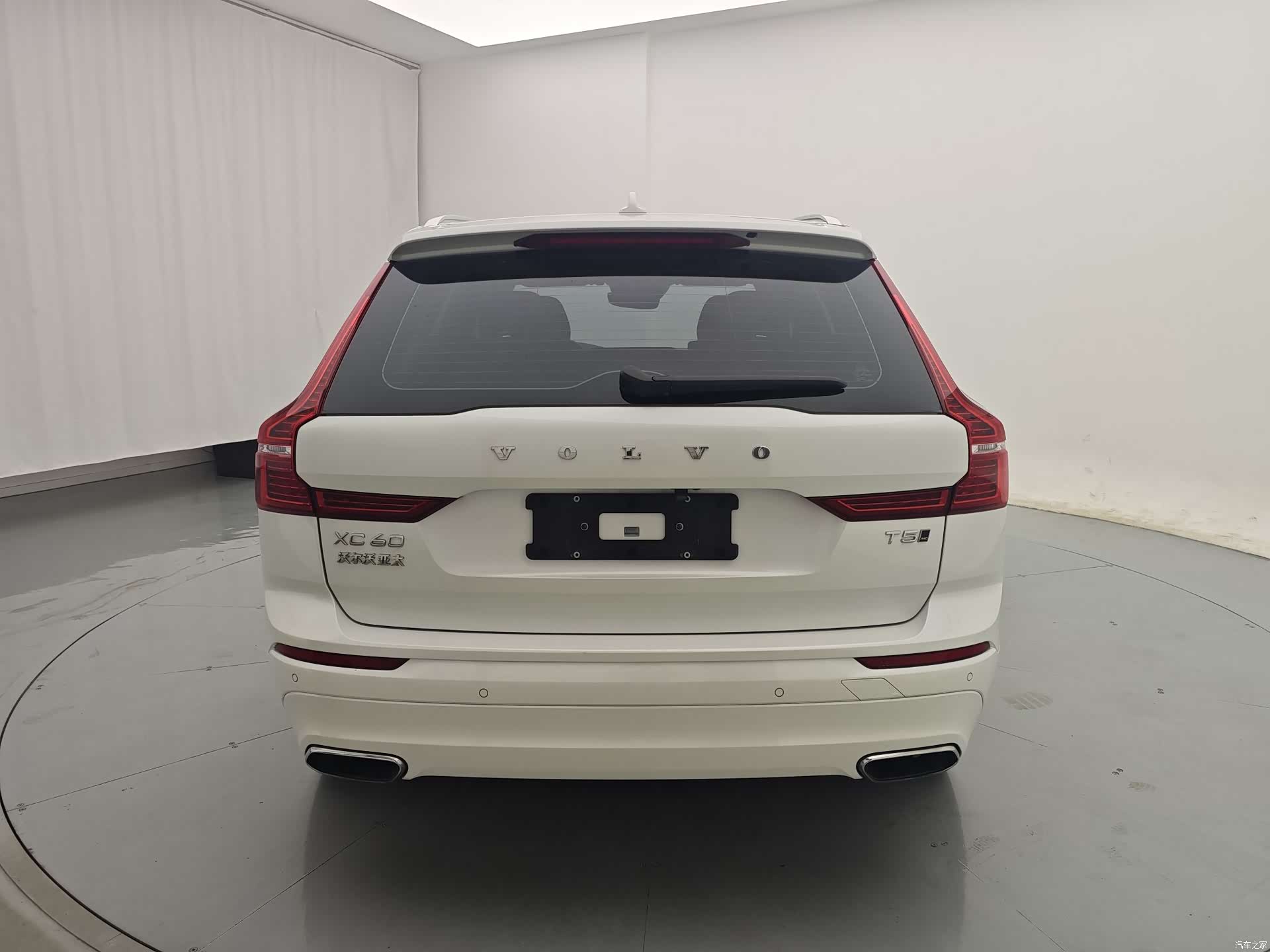 Volvo XC60, 2018 все фото