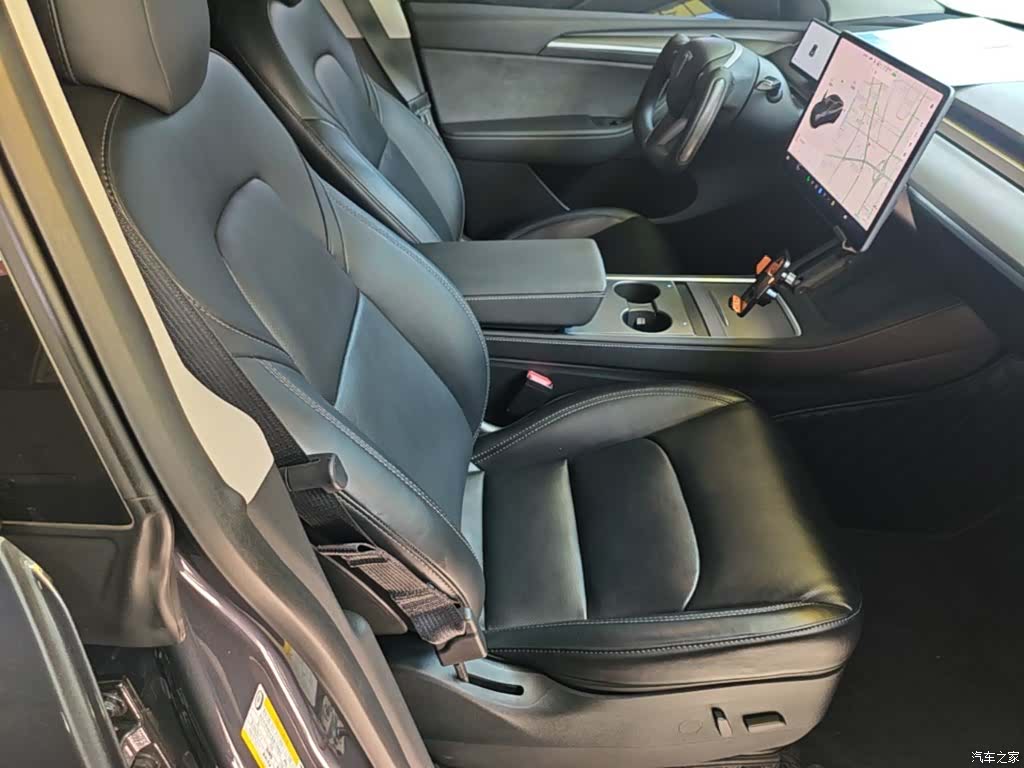 Tesla Model Y, 2021 25