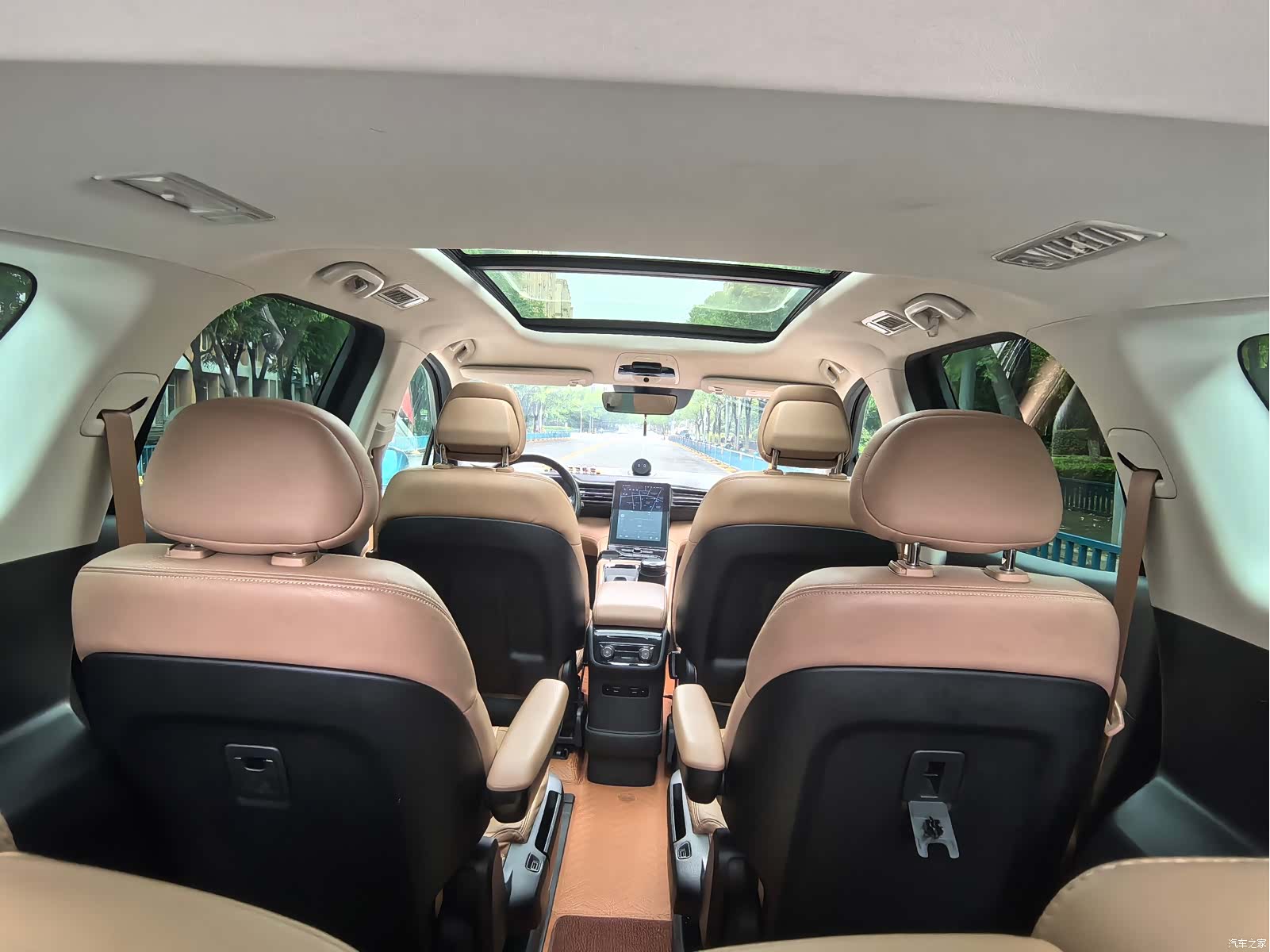 NIO ES8, 2019 7