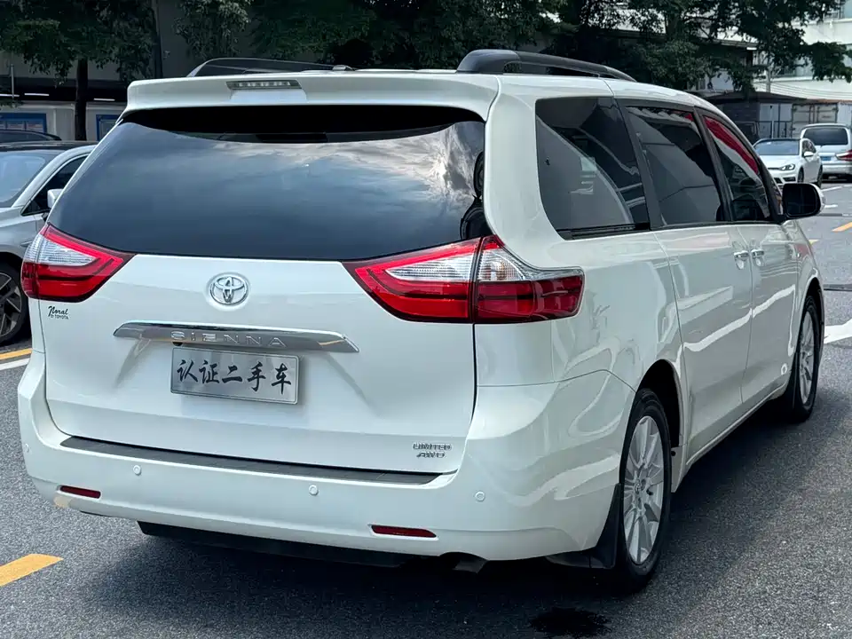 Toyota SIENNA