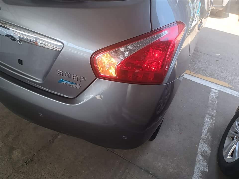 Nissan TIIDA Nissan TIIDA