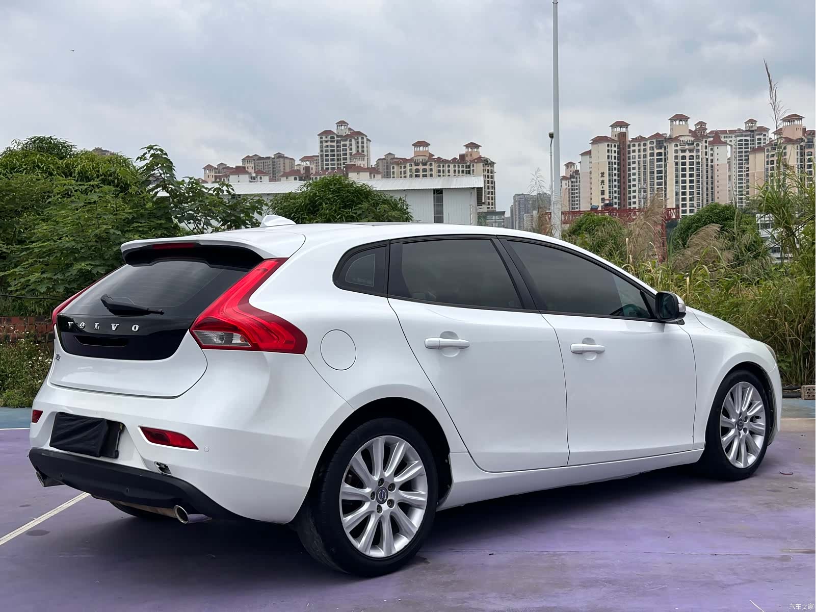 Volvo V40, 2015 6