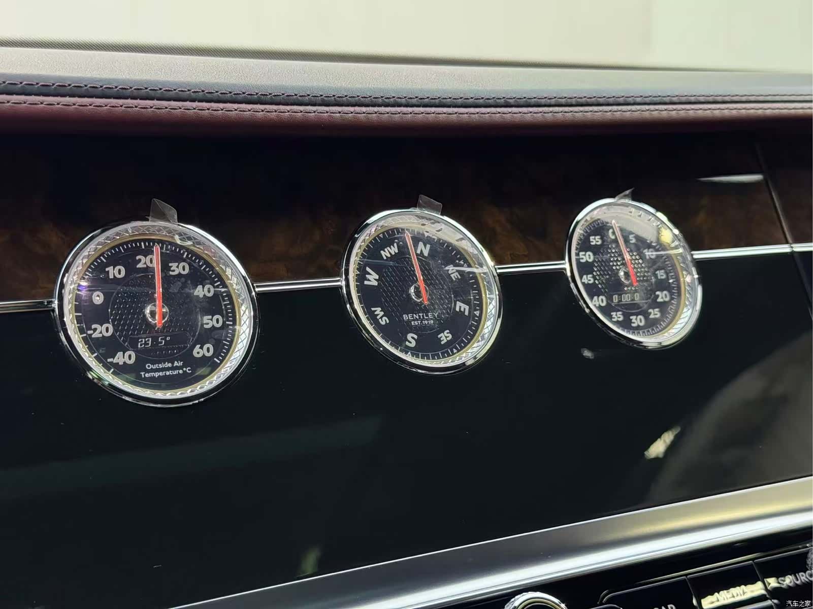 Bentley Flying Spur, 2021 11