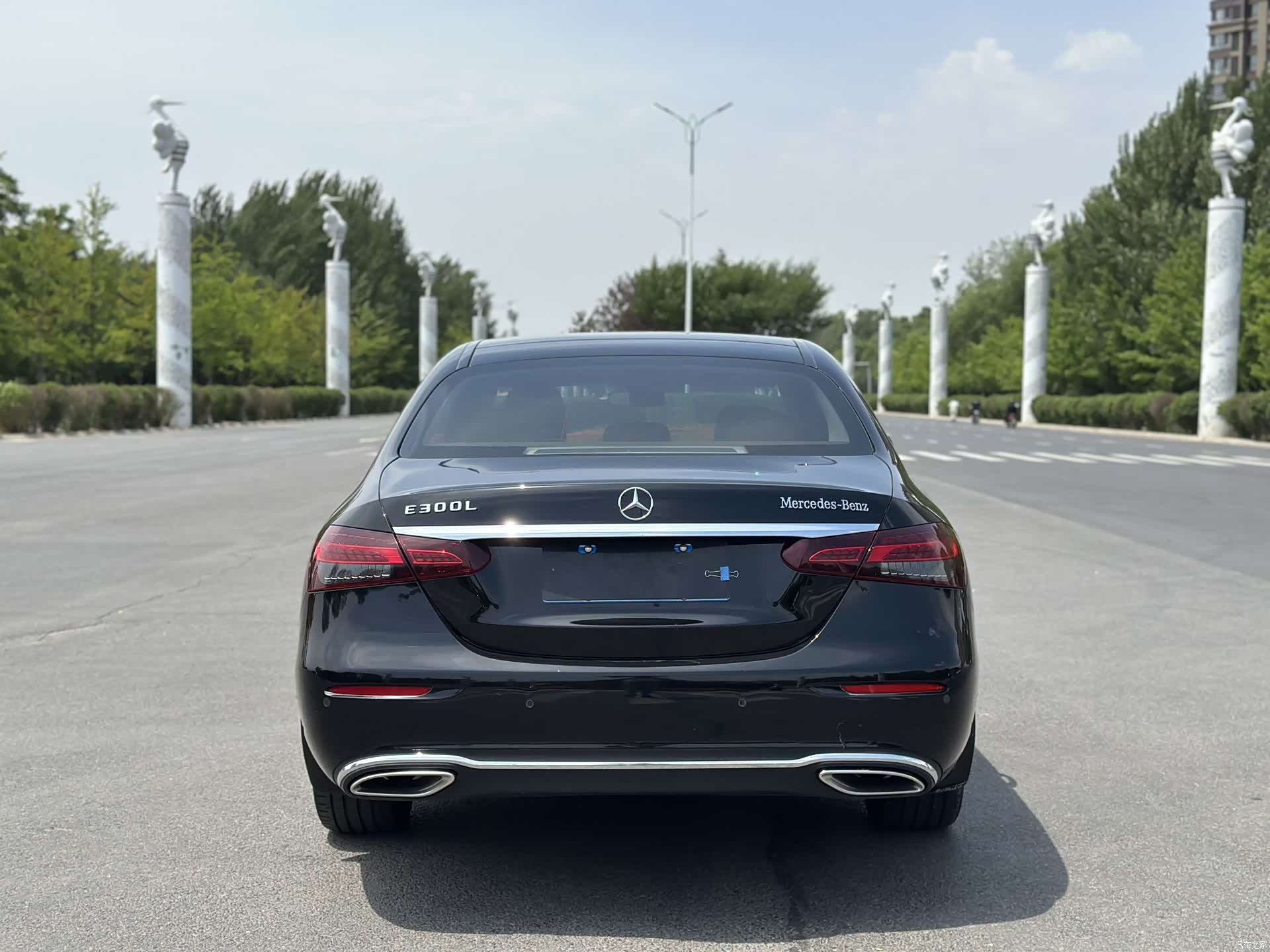 Mercedes-Benz E-Class, 2023 4