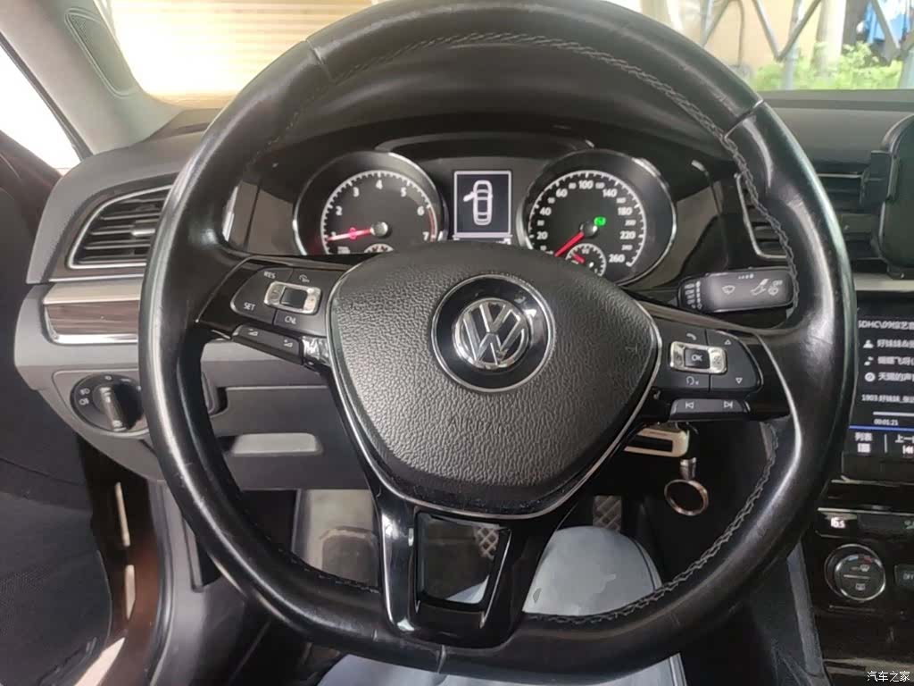 Volkswagen Lamando, 2016 11
