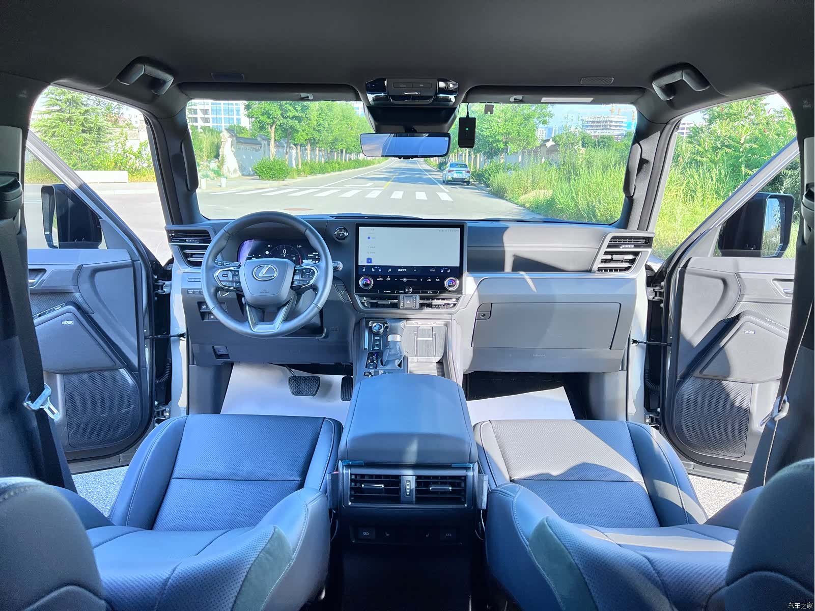 Lexus GX, 2025 11
