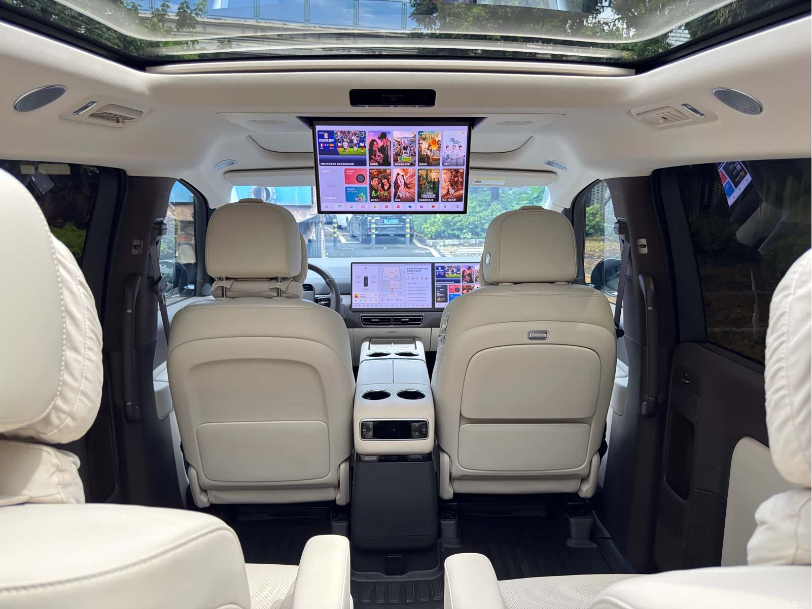 Li Auto MEGA, 2025 24