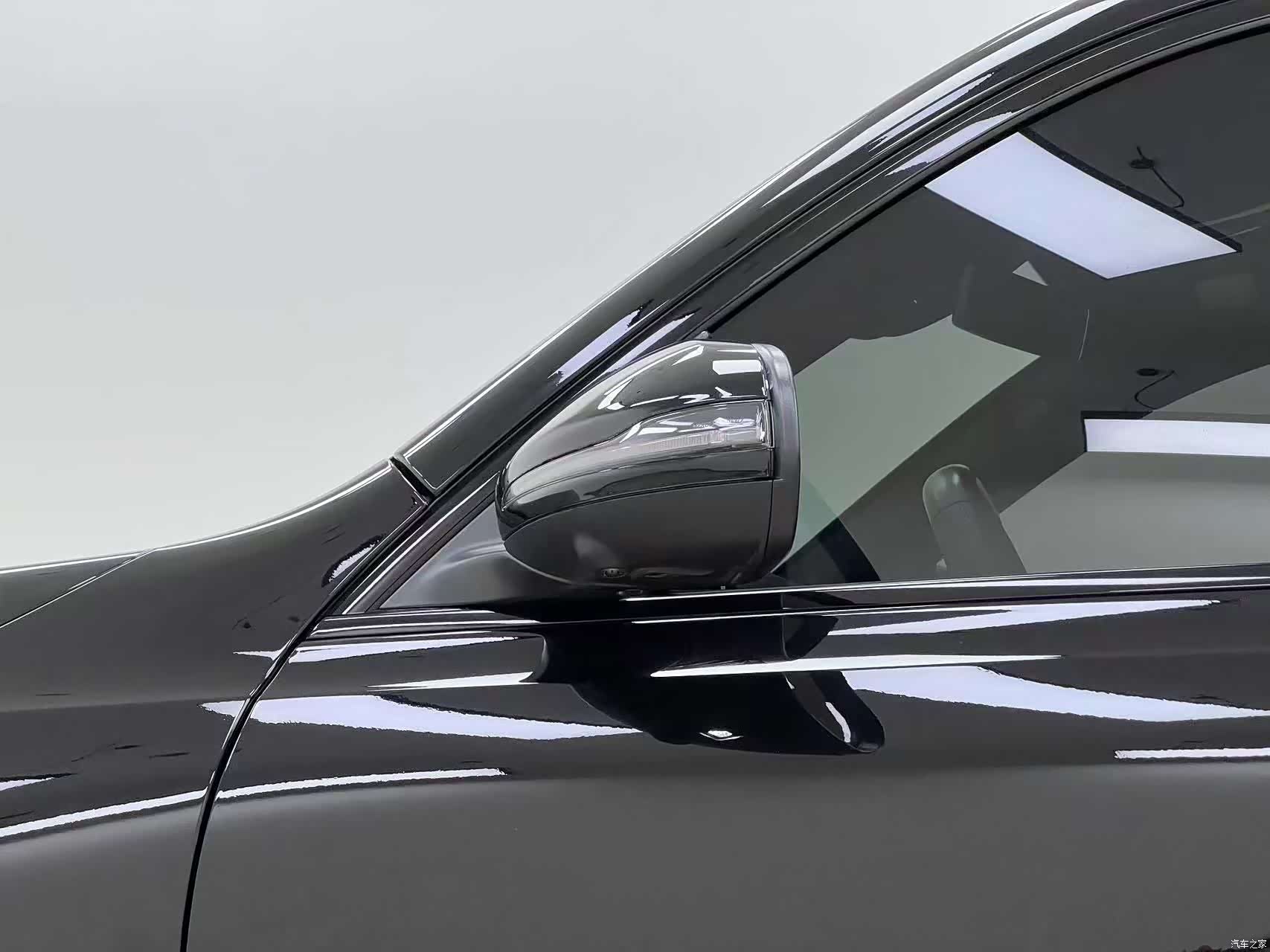 Mercedes-Benz GLB, 2024 10