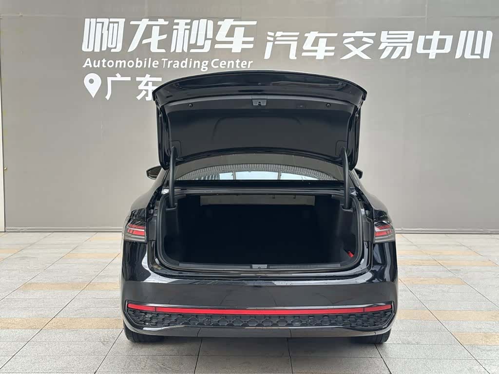 Volkswagen Passat, 2025 14