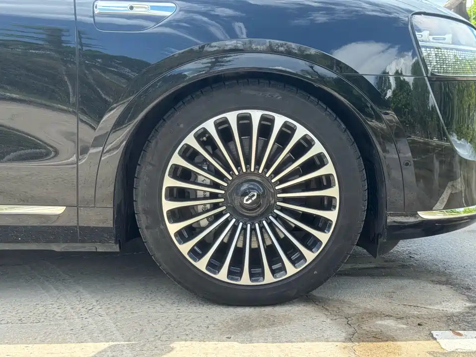 AITO Ask the world M9