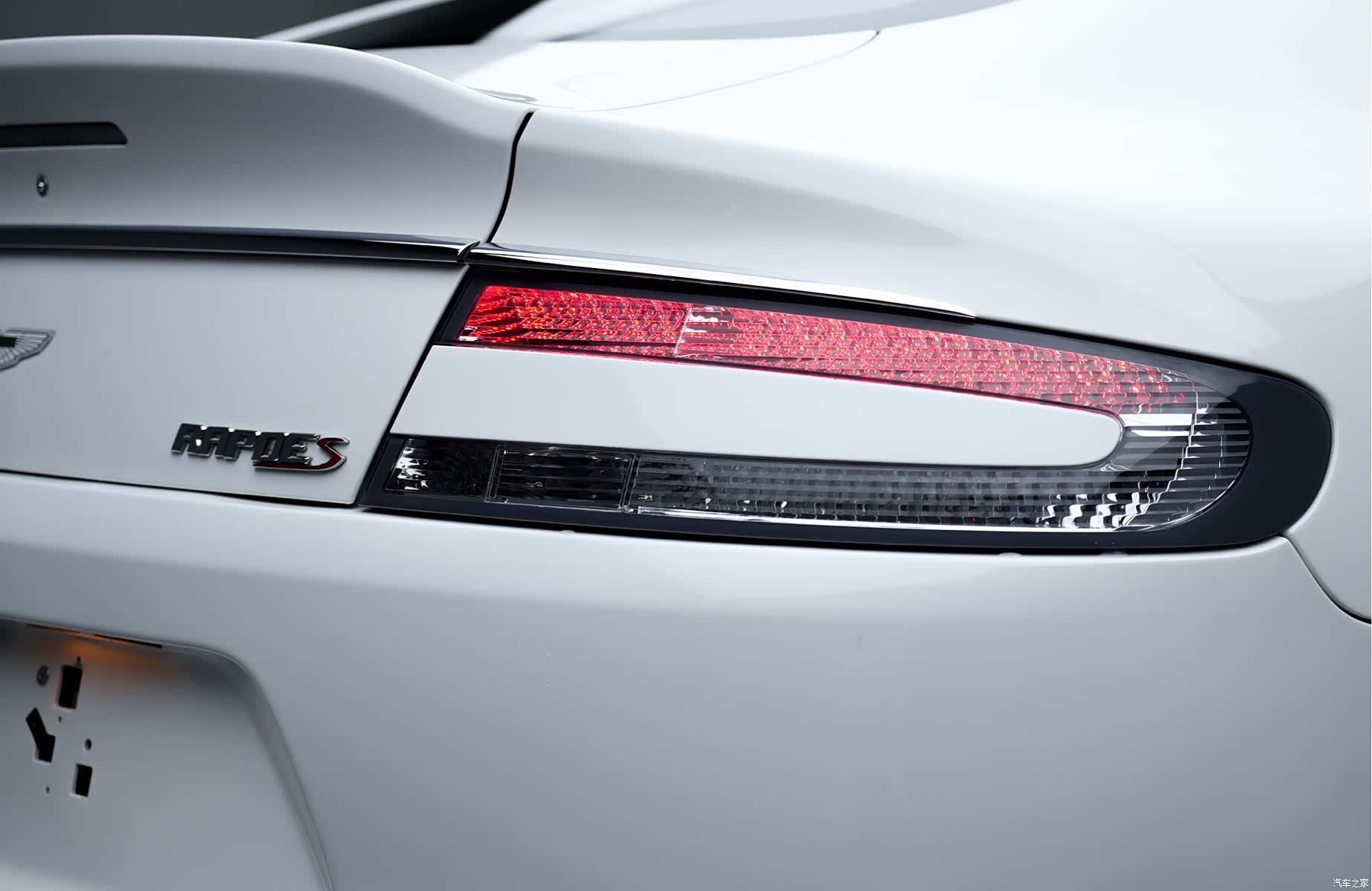Aston Martin Rapide, 2016 10
