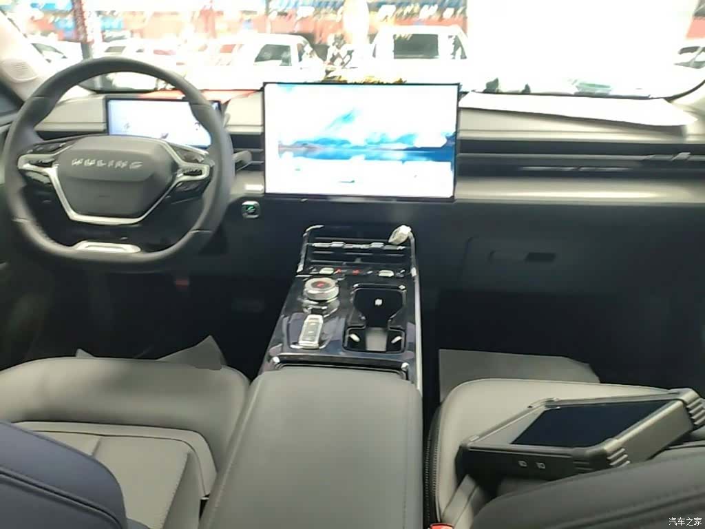 Wuling Starlight, 2025 10