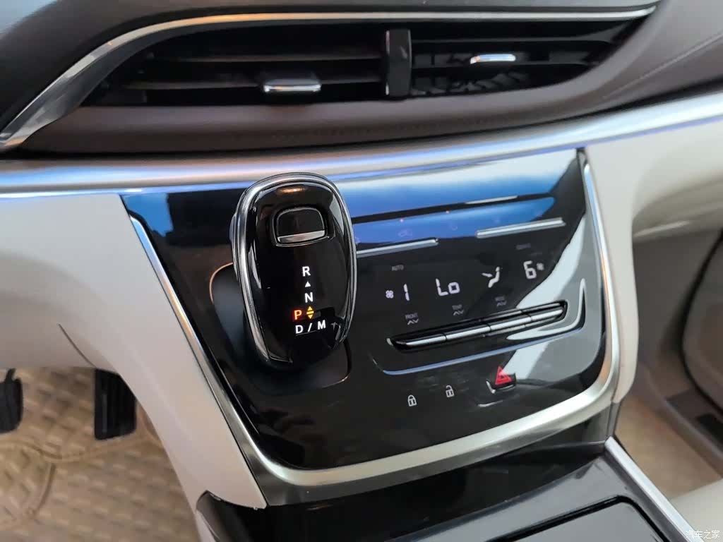 Buick GL8, 2022 13