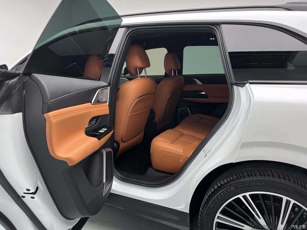 Xpeng G9, 2023 17