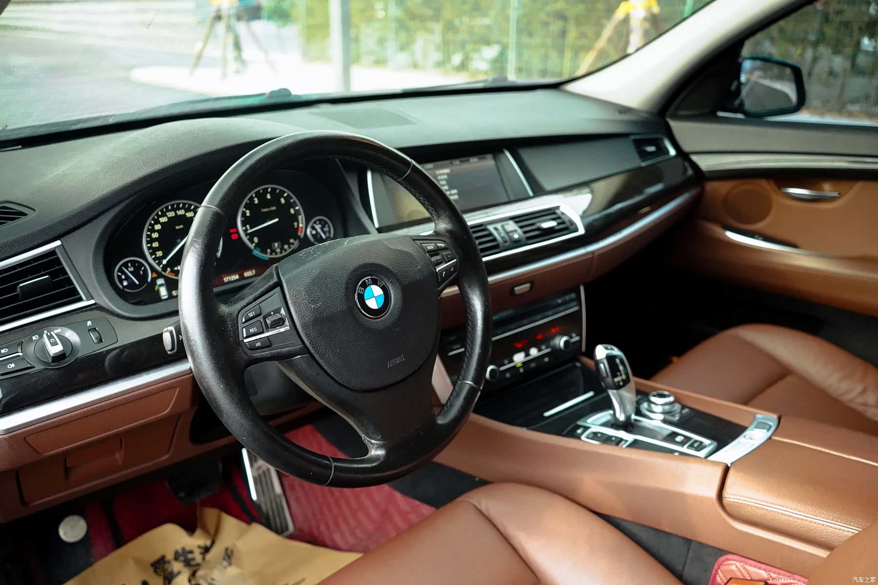 BMW 5 Series, 2012 9