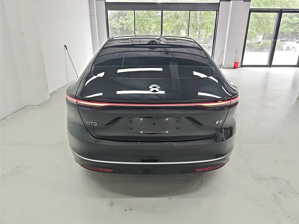 NIO ET9