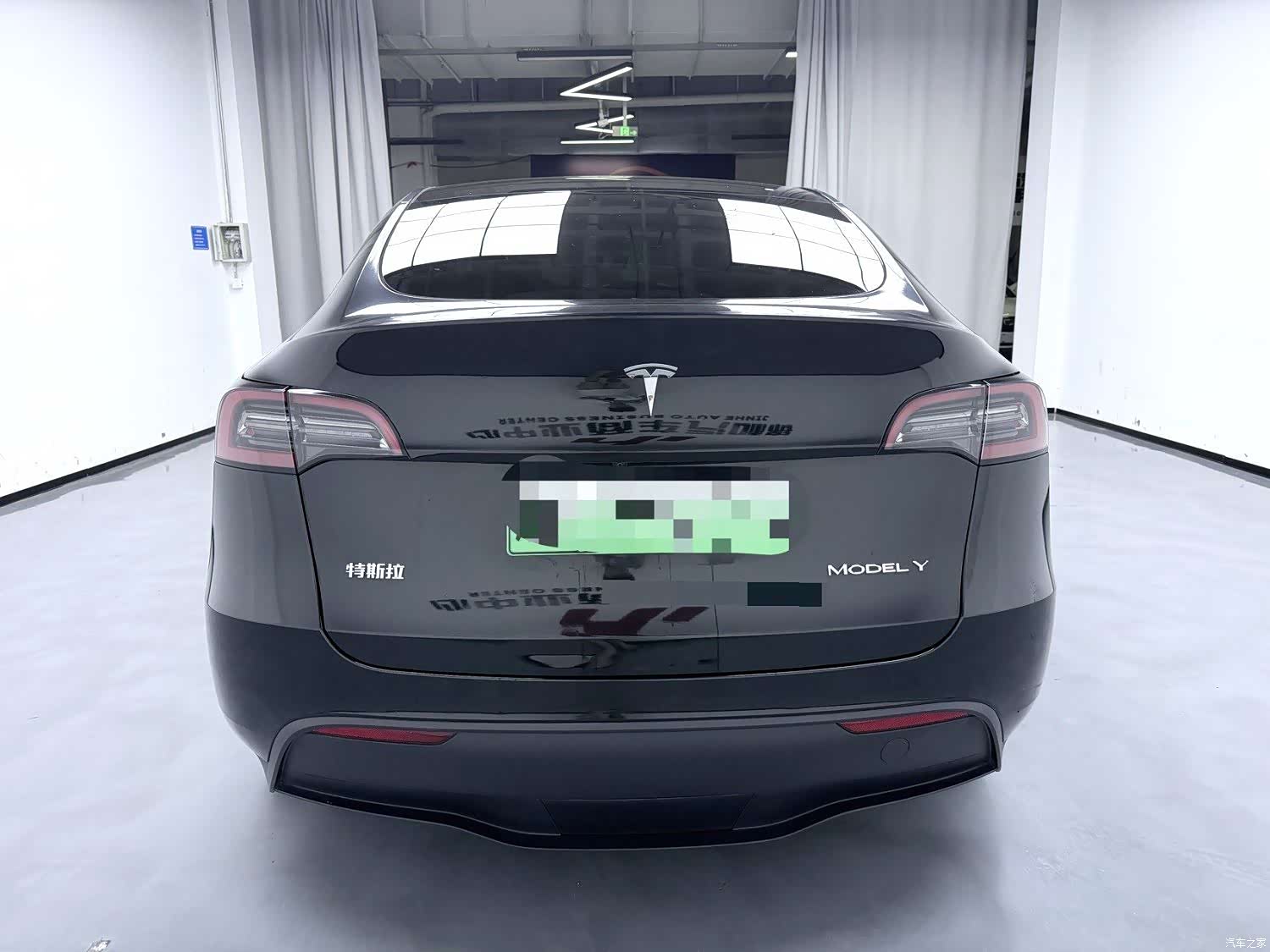Tesla Model Y, 2023 4