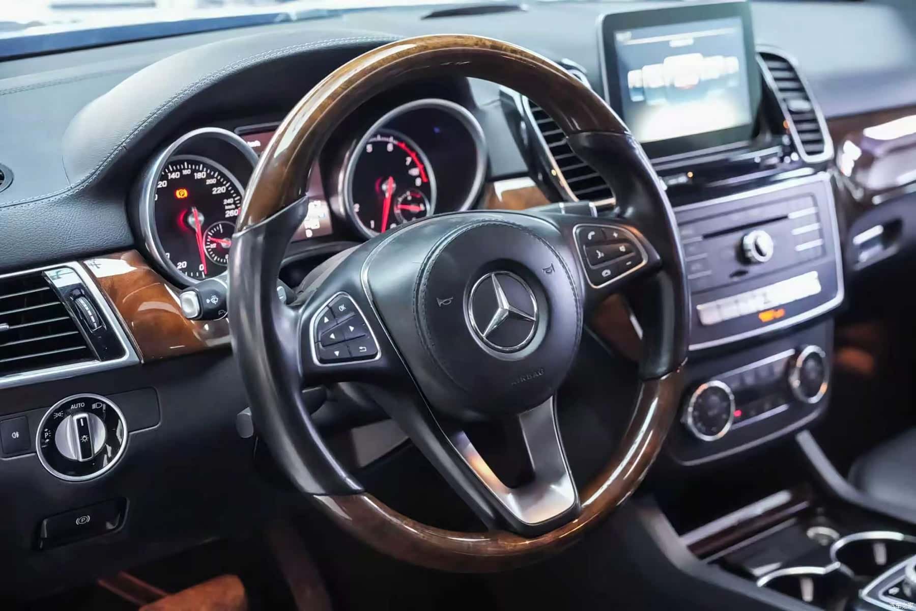 Mercedes-Benz GLS, 2017 6