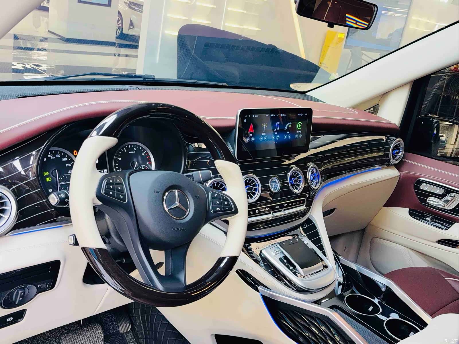 Mercedes-Benz 7, 2024 8