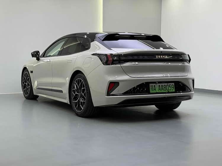 Zeekr 001