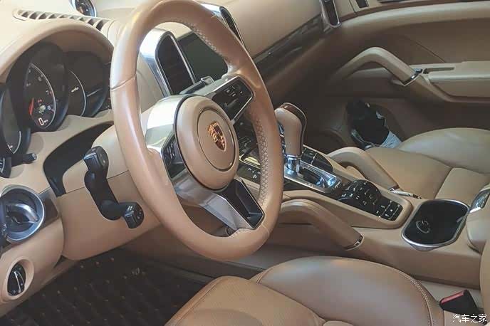 Porsche Cayenne, 2015 9