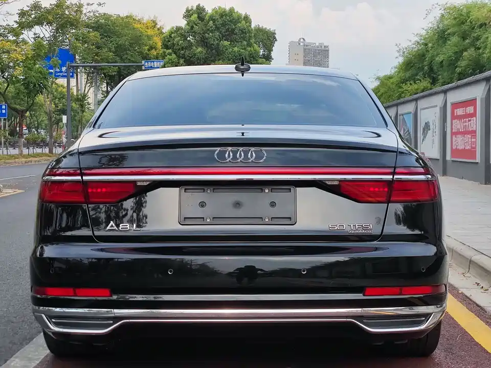 Audi A8