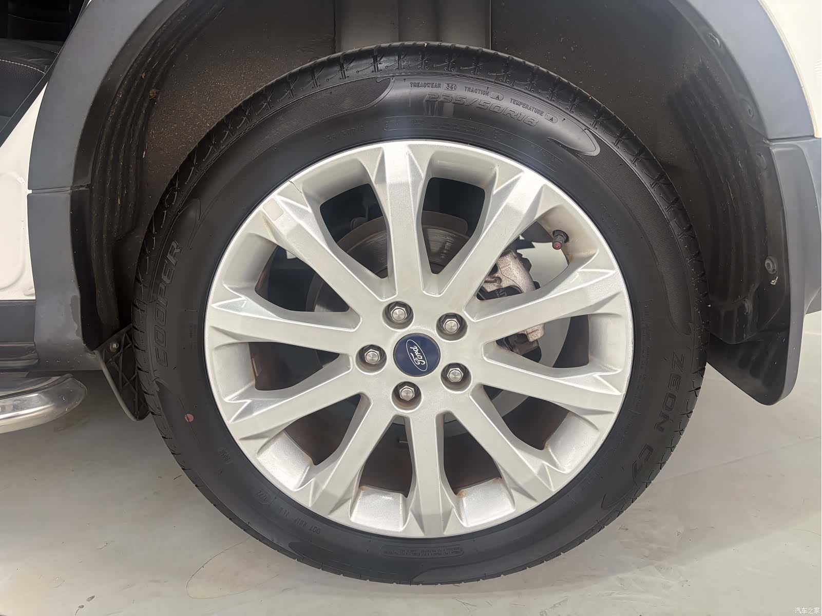 Ford Kuga, 2015 12
